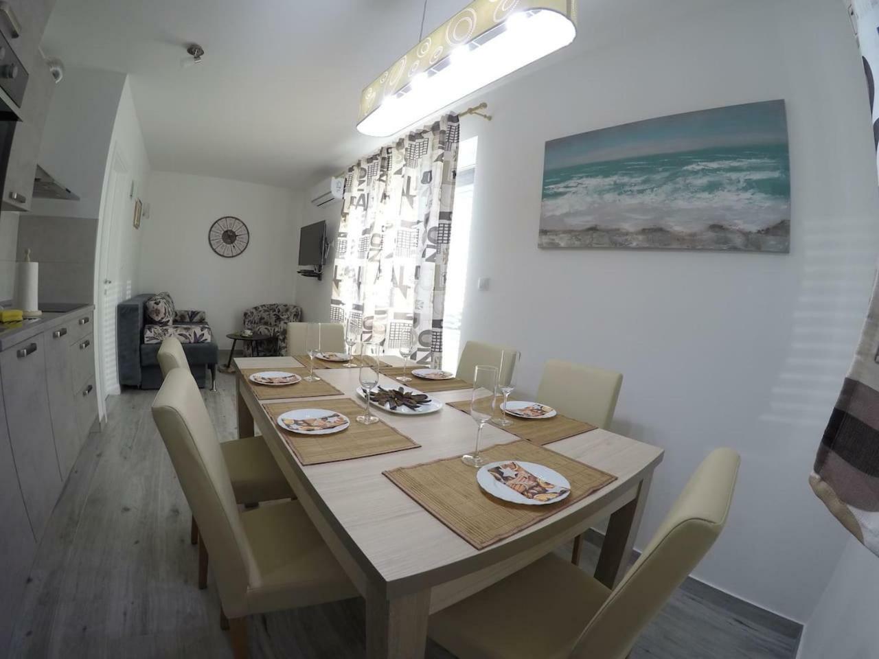 The Globetrotter'S Residence Kaštel Novi Extérieur photo