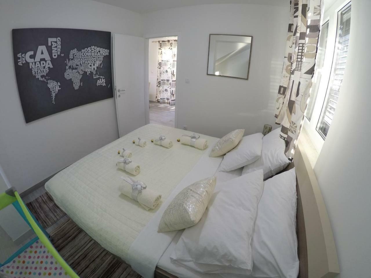 The Globetrotter'S Residence Kaštel Novi Extérieur photo