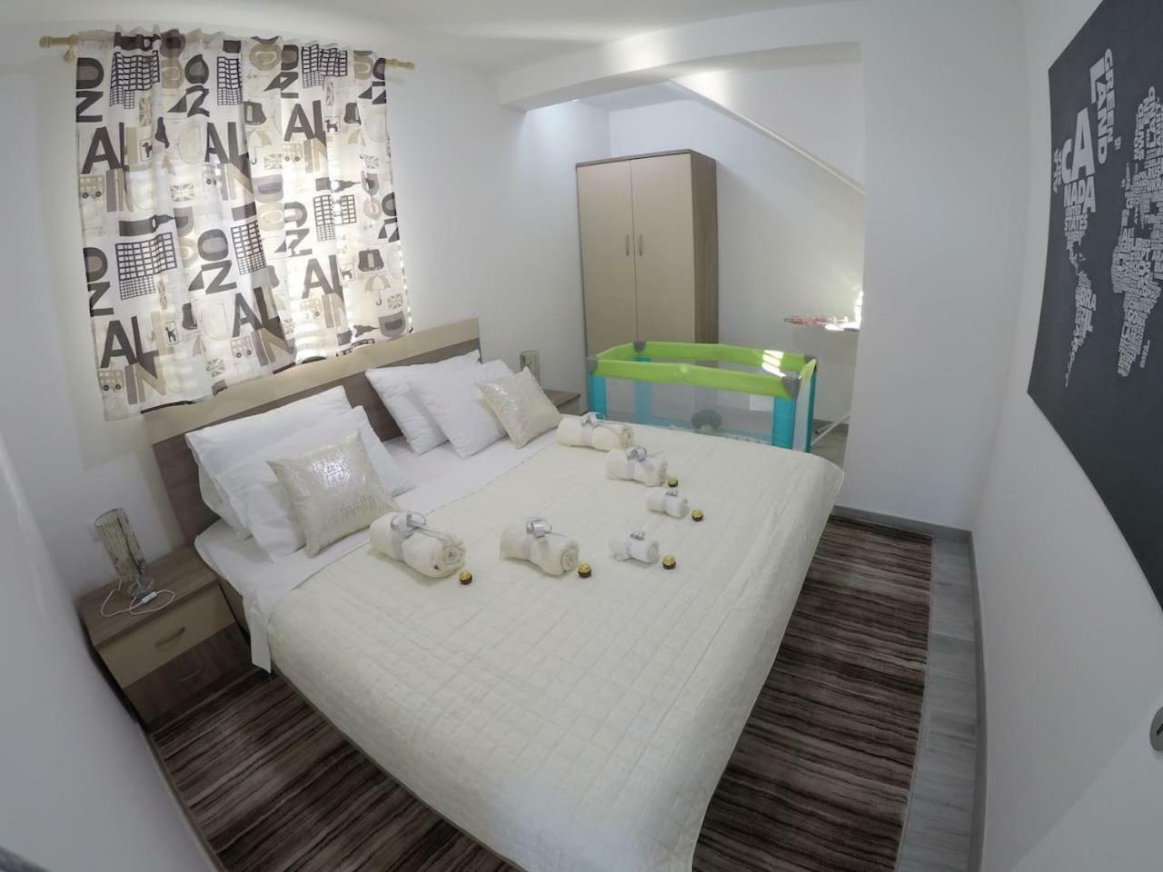 The Globetrotter'S Residence Kaštel Novi Extérieur photo