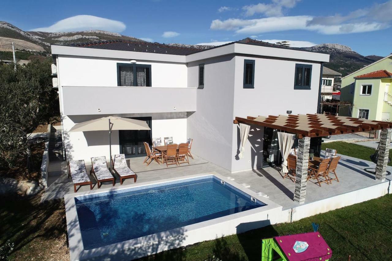 The Globetrotter'S Residence Kaštel Novi Extérieur photo